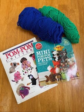 Klutz Pom Pom Pets Critters 2 Books + Large Skein Yarn Scouts Kids Craft Tween